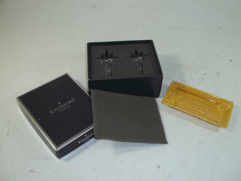 lot 169 image: Waterford Crystal Bottle Toppers and Vintage Tip Tray