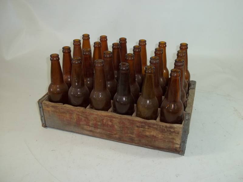 lot 175 image: Whistle Soda Crate With Bottles