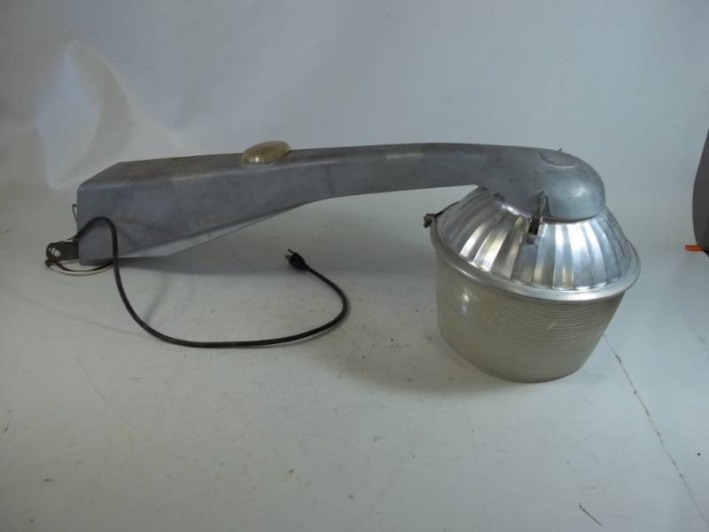 lot 178 image: Working Vintage Street Light