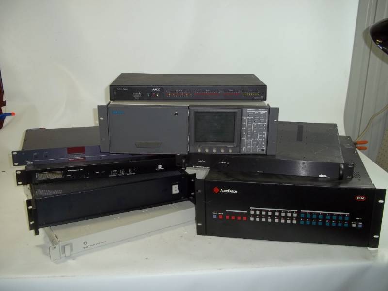 lot 184 image: Audio and Surveillance Electronics