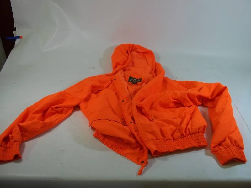 lot 196 image: 3XL Hooded Windbreaker