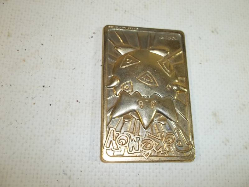 lot 204 image: Pokemon Collector Burger King Pokemon 23K Gold Plated Card