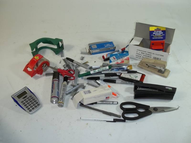 lot 207 image: Office Supplies