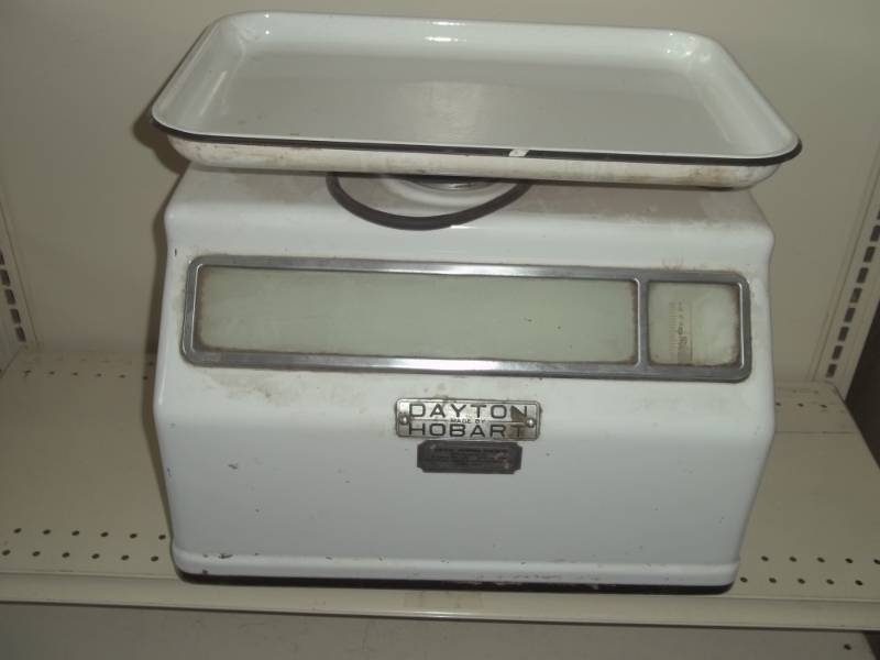 lot 212 image: Dayton Hobart Scale
