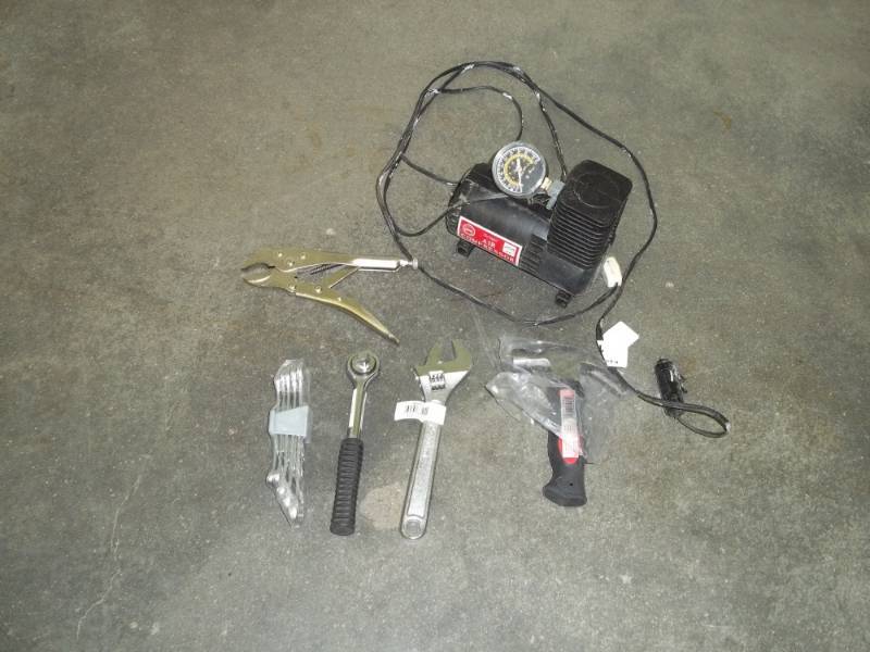 lot 215 image: Assorted Tools