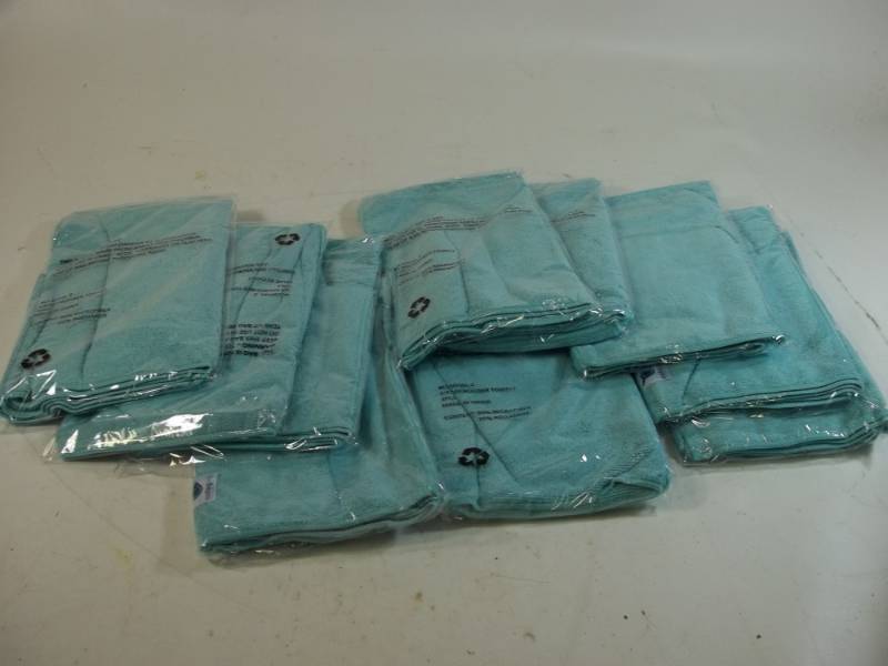 lot 225 image: 30 Piece Microfiber towel set 10 sets, each set has 3 towels 23 x 11 and 15 x 8 and 8 x 8