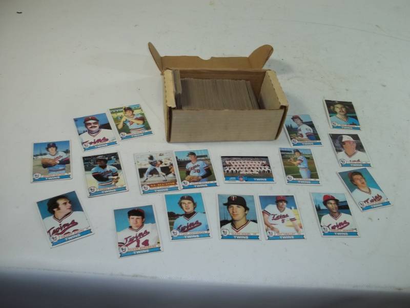 lot 228 image: Over 300 1979 Topps Baseball Cards, No Duplicates