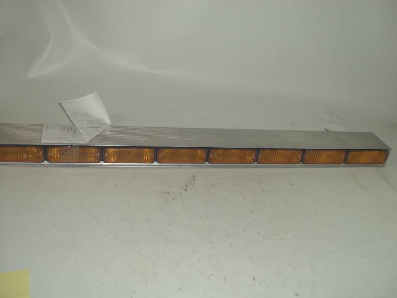 lot 275 image: 43 Austin Light bar