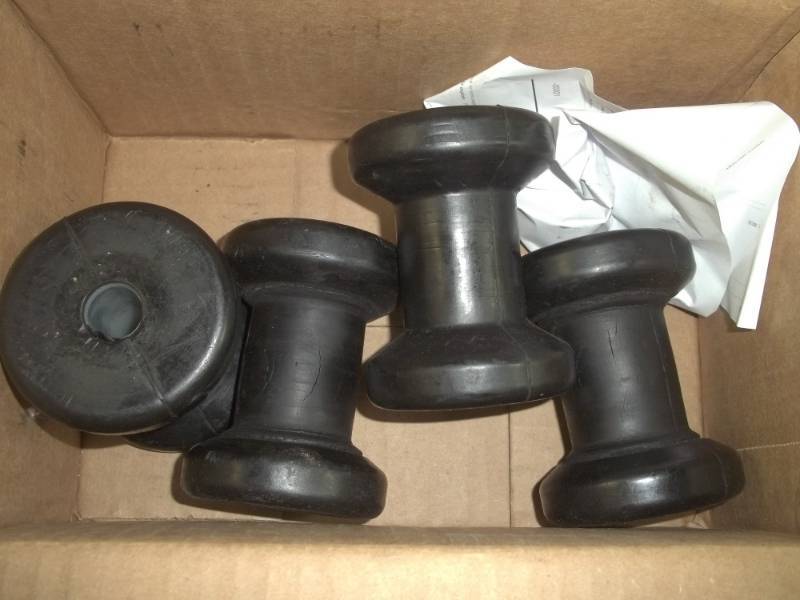 lot 279 image: 4 Boat Trailer Rollers