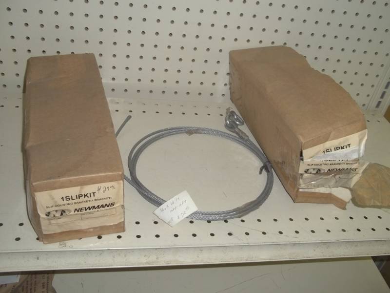 lot 281 image: Newmans Boat lift parts