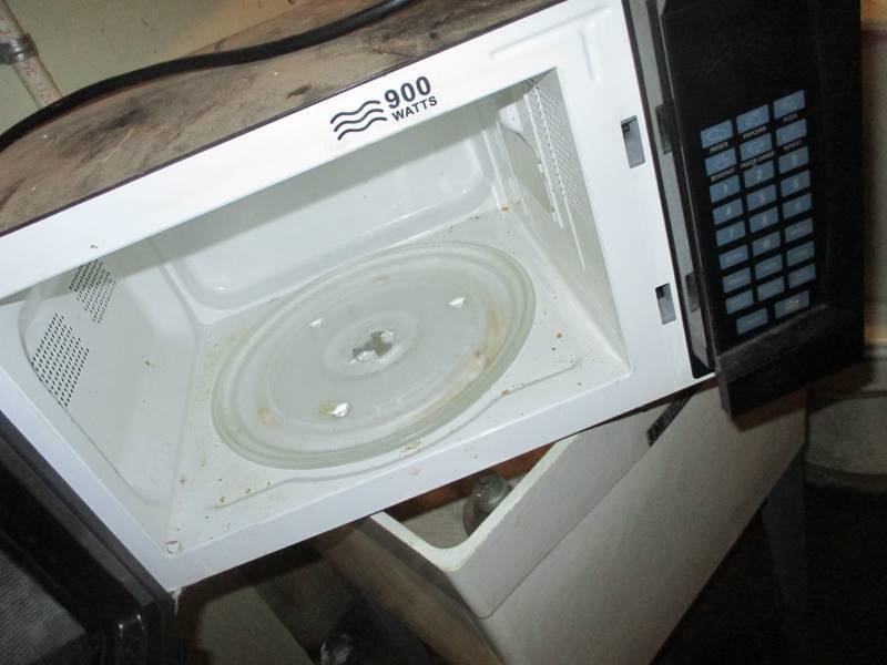 lot 157 image: Microwave