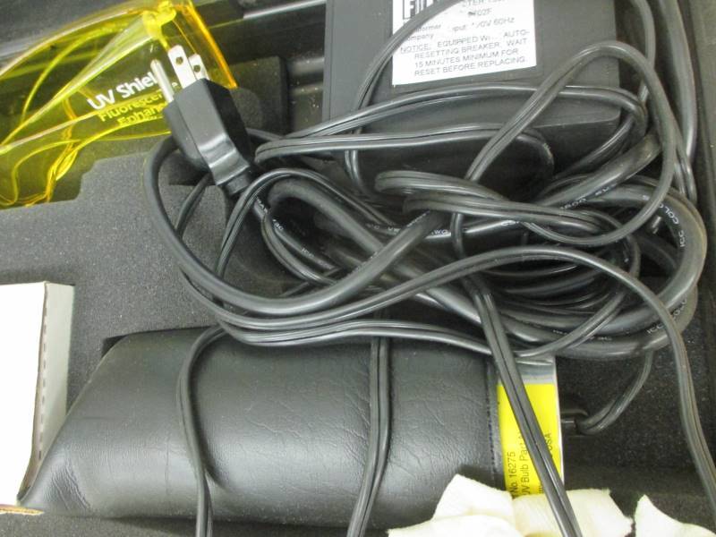lot 32 image: Robinair Ultraviolet Leak Detector