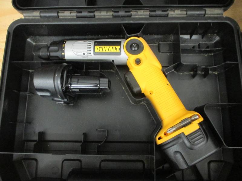 lot 41 image: DeWalt 7.2v Screwdriver, DeWalt  18v Circular Saw