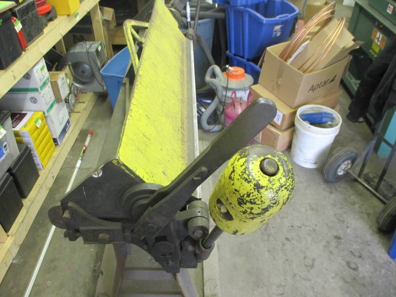 lot 4 image: Chicago 416 4 Sheet Metal Brake