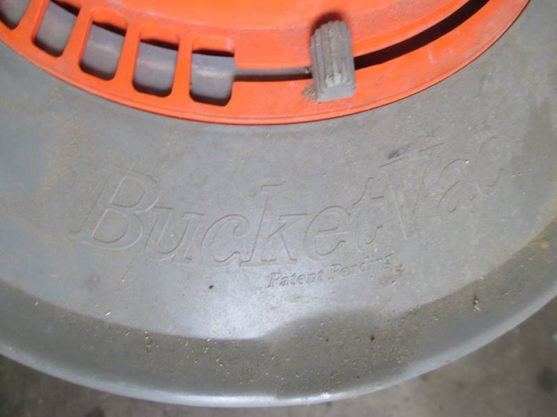 lot 66 image: Bucket Shop Vac & Roller Stand