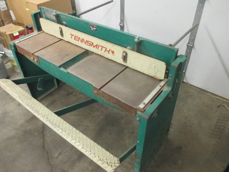 lot 11 image: Tennsmith 52 Stomp Shear