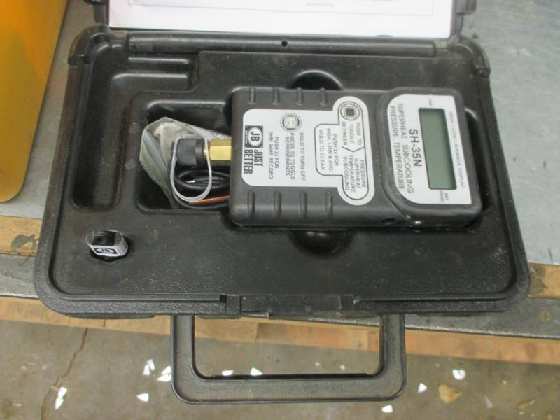 lot 100 image: PressureTemperature Gauge, Oil Furnace Supplies