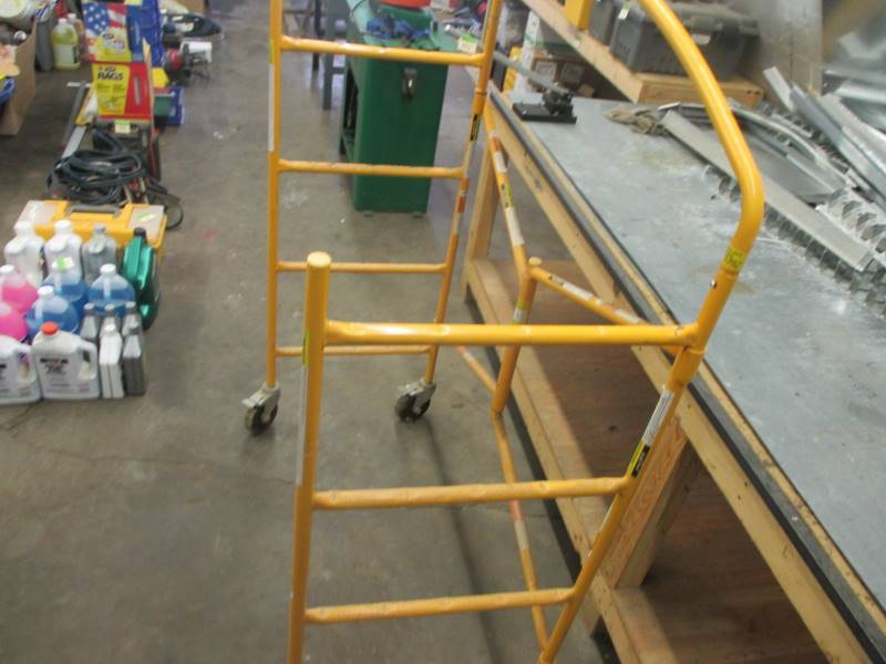 lot 103 image: Rolling Scaffold 4 X 3 12 X 21 (no planks)