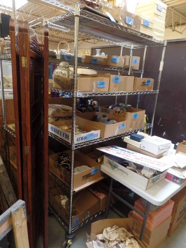 ROLLING METRO STYLE SHELVING