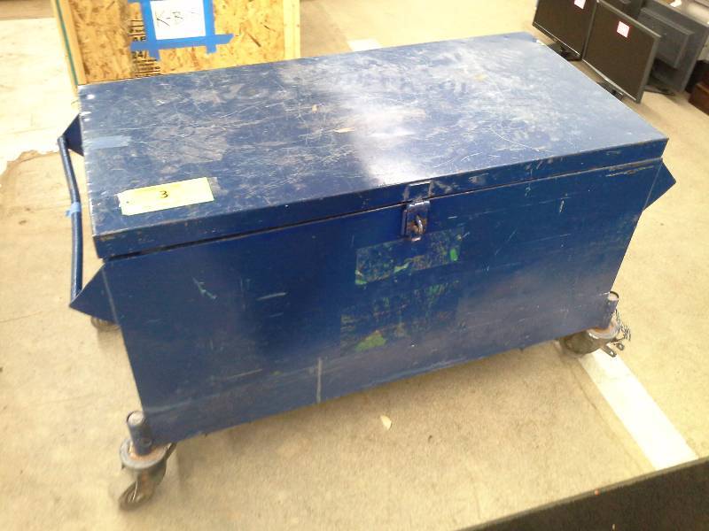 lot 3 image: Gang Box on Wheels