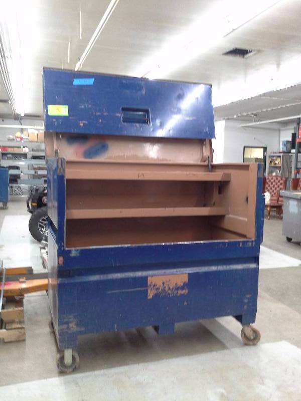 lot 5 image: Gang Box on Wheels
