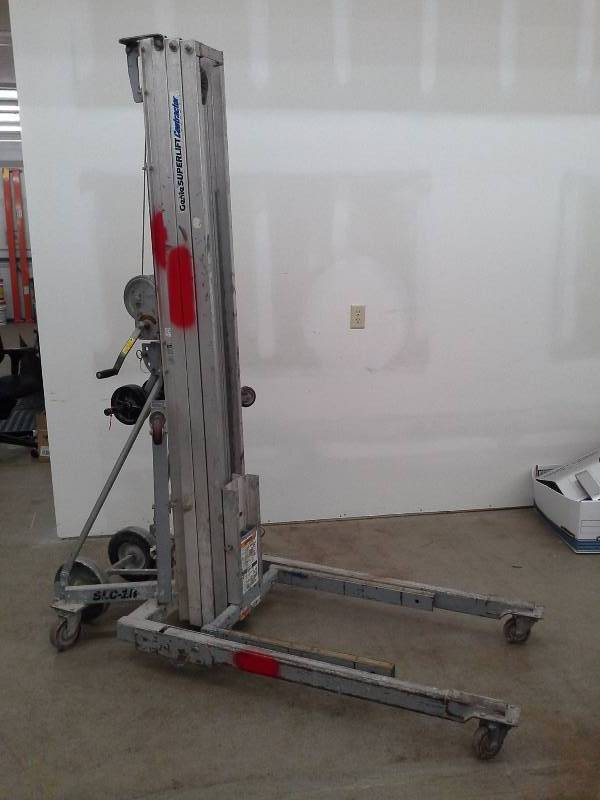 lot 9 image: Genie SLC-18 Super Lift