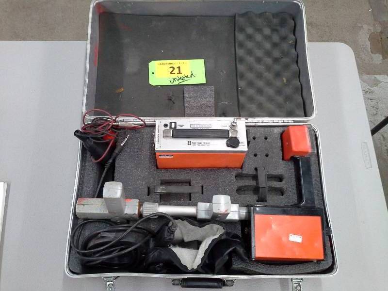 lot 21 image: Metrotech 810 Pipe and Cable Locater