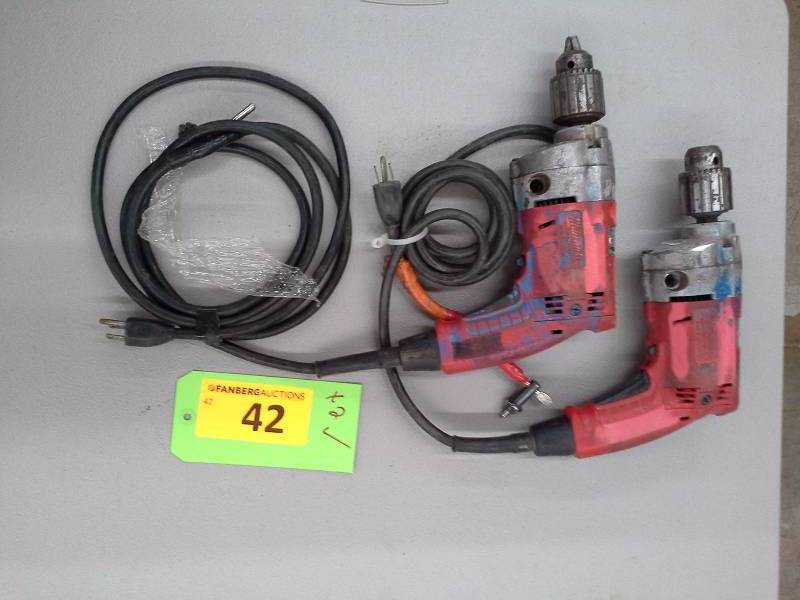 lot 42 image: Pair of Milwaukee HoleShooter Drills