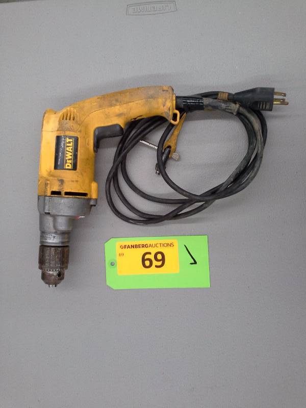 lot 69 image: DeWalt DW 235G 12 VSR Drill