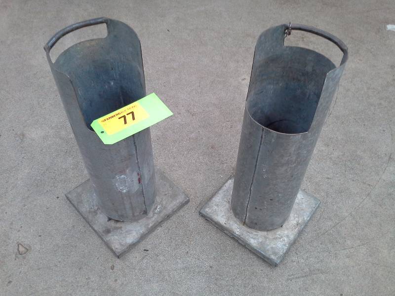 lot 77 image: Pair of B Tank Holders