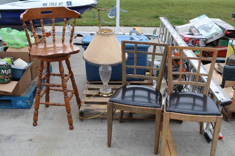 Chairs & Lamp