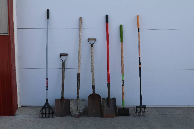 Shovels & Scraper