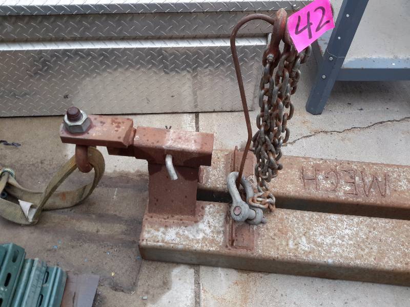 lot 42 image: Lifting Jig for fork lift