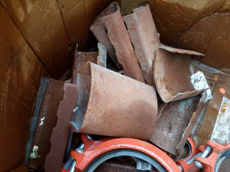 lot 64 image: Lot of misc sizes of Vitaulic Clamps