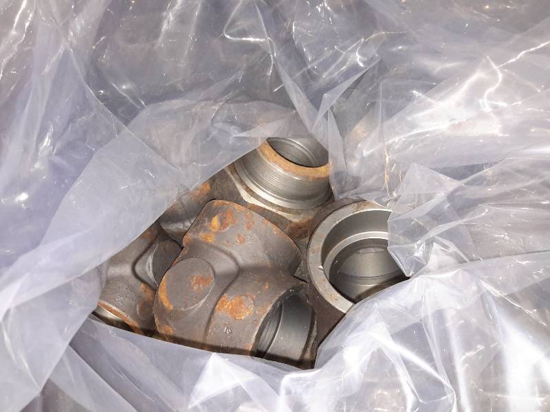 lot 95 image: Brass and Steel Fittings