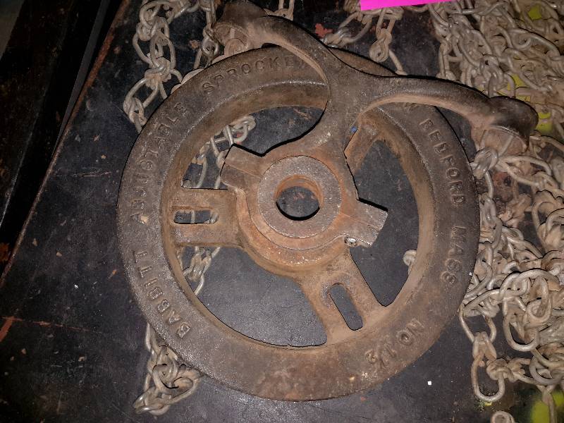 lot 108 image: Vintage Chain Pulley System