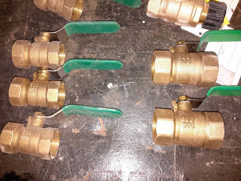 lot 114 image: Large lot ofNEXUS Valves