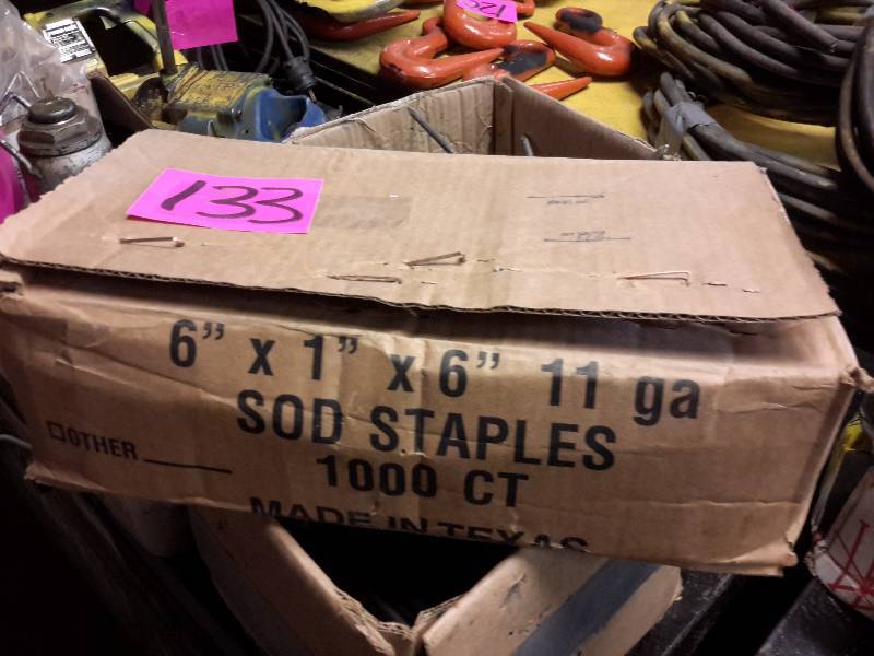 lot 133 image: 2 Boxes of 6 in x 1 in x 6 in 11 Ga Sod Staples