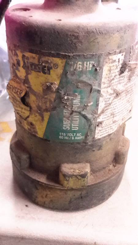 lot 152 image: 16 H.P Submersible Sump pump..