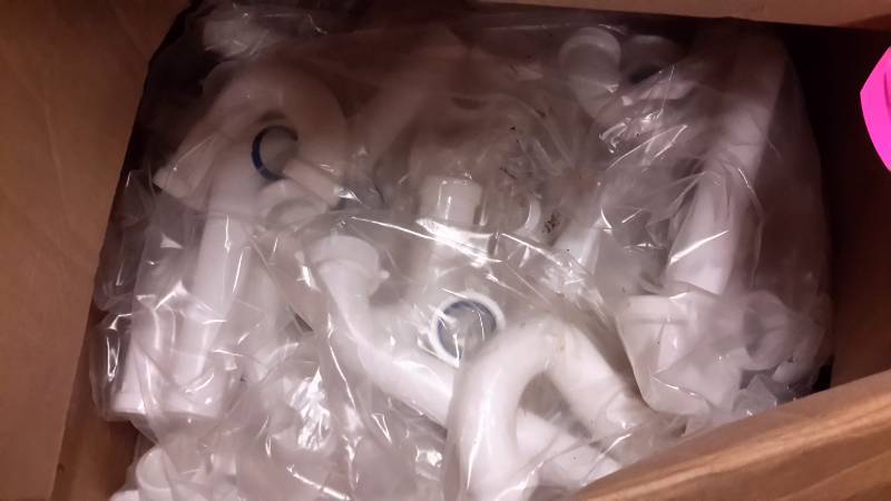lot 157 image: Box of P Traps  1 14 in..