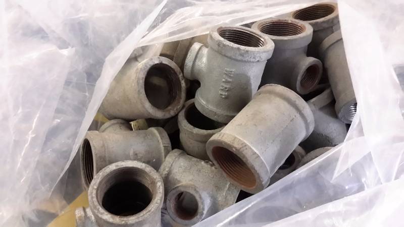 lot 173 image: Large lot of Galvanized steel plumbing Fittings as shown