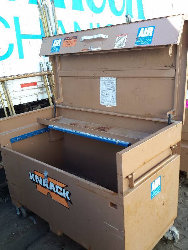 lot 197 image: Knaack Job box