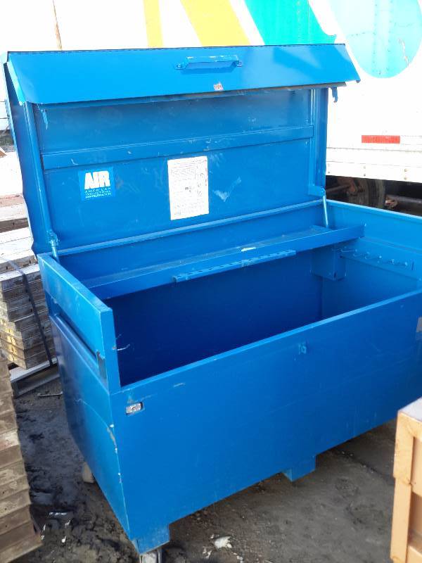 lot 198 image: Knaack Job box