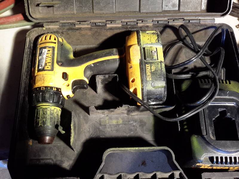 lot 224 image: Dewalt, 18V Cordless Drill Driver and Charger. Includes battery