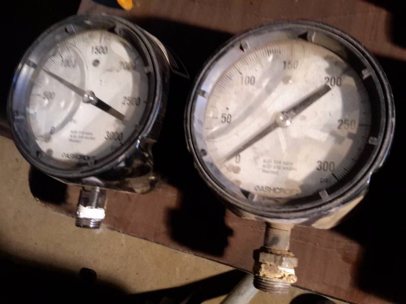 lot 249 image: 2 Ashcroft Testing Gauges