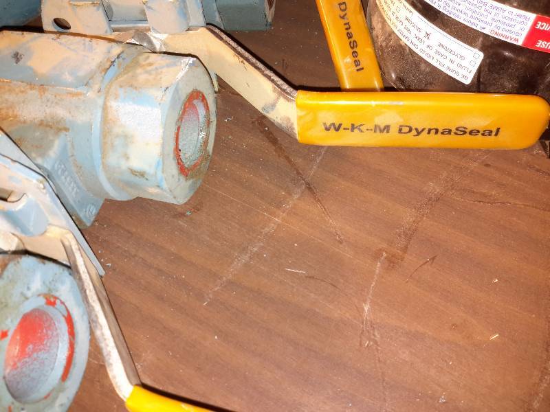 lot 250 image: 5 Dynaseal, Shut off Valves