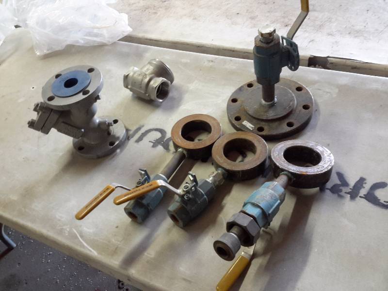 lot 280 image: Lot of Valves and Large Flange Fittings