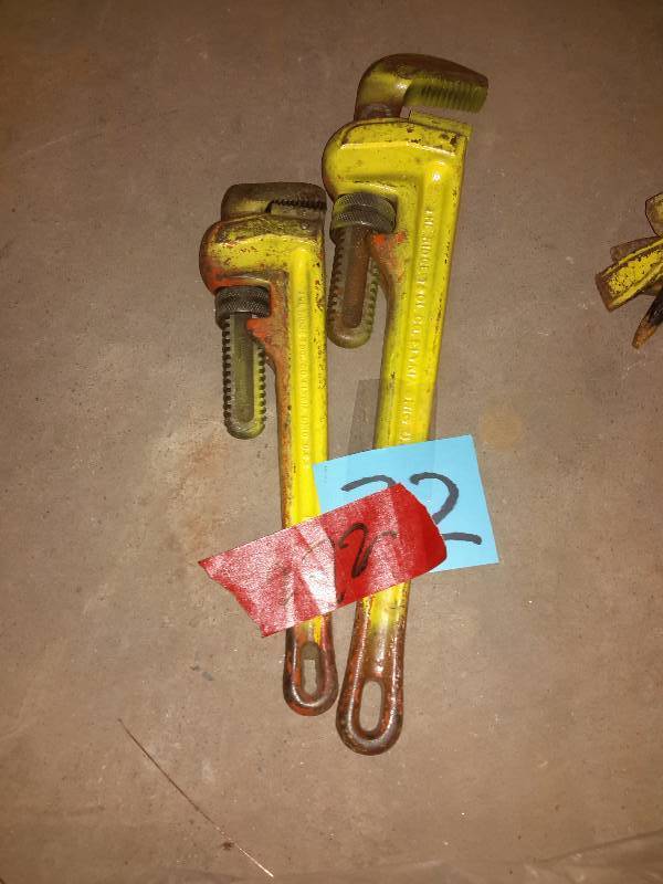 lot 272 image: Ridgid, 18 and 14 in Pipe Wrenches