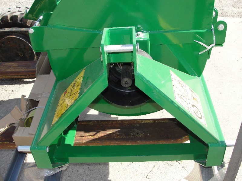 NEW  3-POINT WOOD CHIPPER