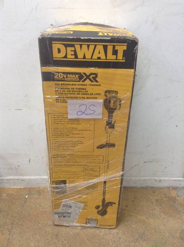 Dewalt 13 in. 20-Volt MAX Lithium-Ion Cordless Brushless Dual Line String Grass Trimmer with 5.0Ah Battery and Charger Included used in very good condition